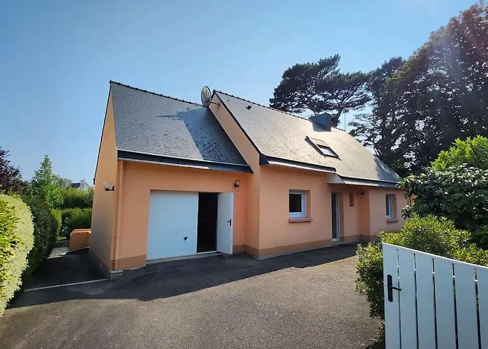 Kerlean, Plage Des Sables Blancs A 700M!